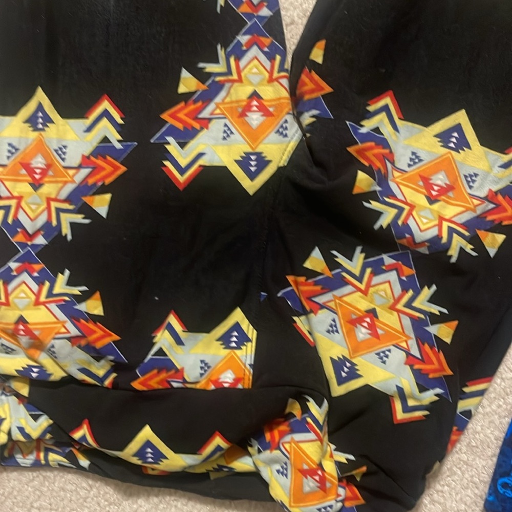 3 pairs lularoe adult leggings one size for $15 total - Picture 3 of 4